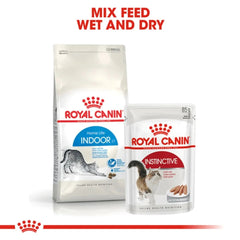 Royal Canin cat food packages on a white background with text indicating mix feed options.