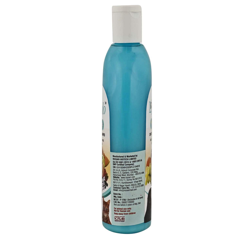 Mix fruty conditioning shampoo, cleans and conditions fur.