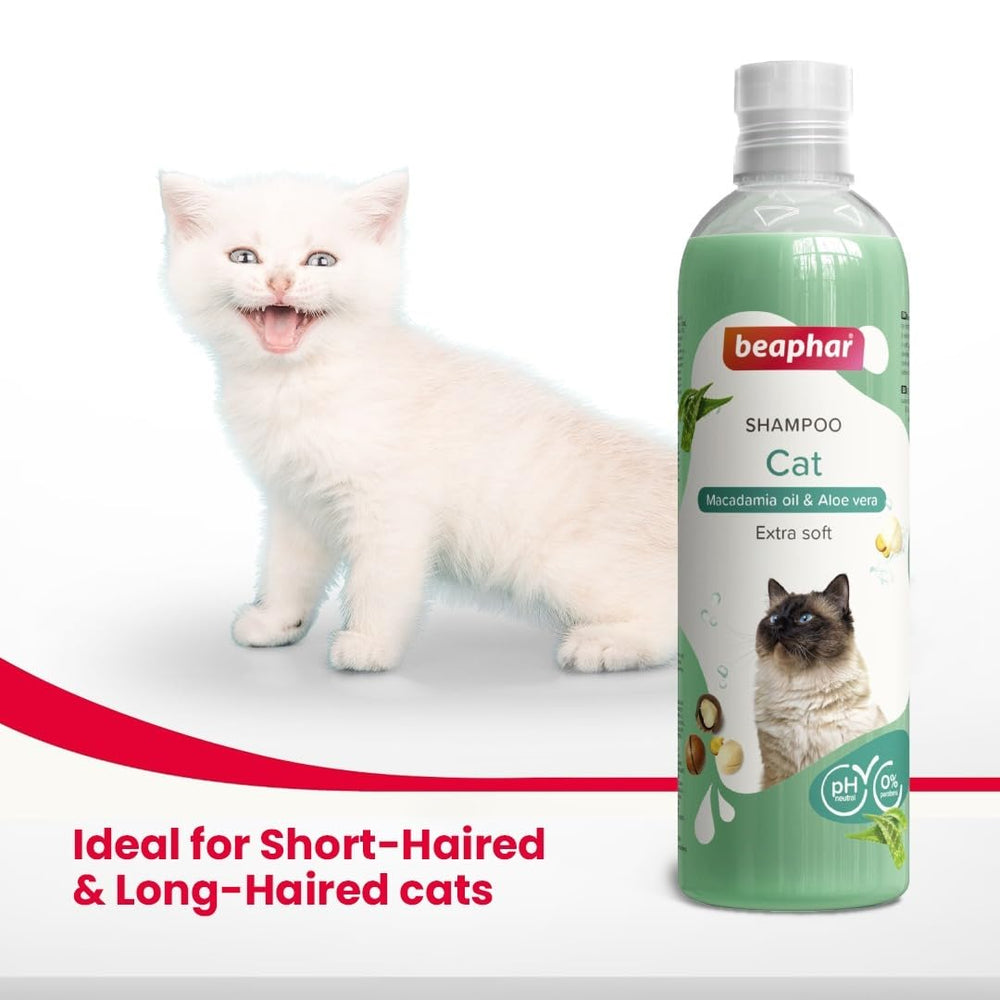 Beaphar Cat Shampoo with Macadamia Oil.