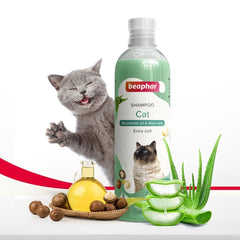 Beaphar Cat Shampoo with Macadamia Oil.